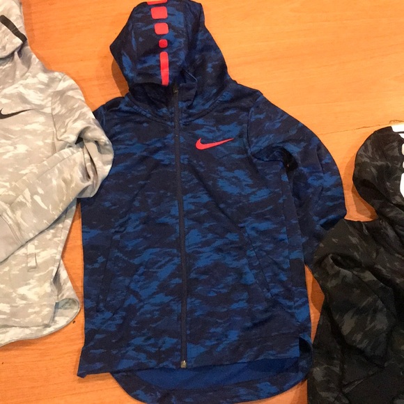 Nike  3 boys hoodies  size M. Great condition! - Picture 3 of 4
